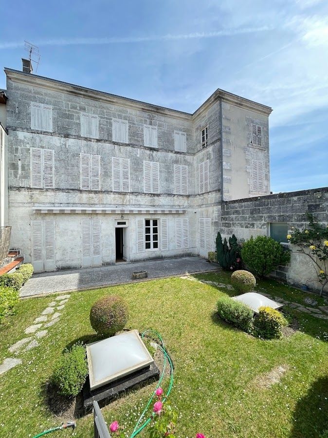 propriété 43 pièces en vente sur COGNAC (16100)