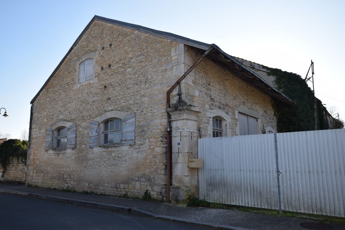 building for sale on PORT D ENVAUX (17350)